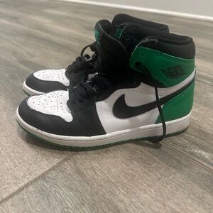 Nike men's hitop dunks worn twice!
